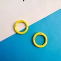 Par de anillos de resorte amarillos de 23mm de metal para llaveros y manualidades - Amarillo brillante (Diámetro exterior 20mm)
