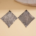 Pendientes de rombo en malla metálica gris oscuro con detalles geométricos modernos - Color gunmetal