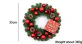 35cm Weihnachtskranz mit roten Kugeln, Zapfen und Geschenkbox Deko auf weißem Hintergrund - Mittel / Rot