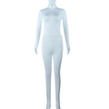Dettaglio completo di set yoga bianco con collo alto a zip e tessuto a maglia elastica - S / Bianco