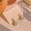 Elegant 925 silver needle pearl earrings in gold finish with sparkling zircon accents - E4601 Gold Pearl Drop