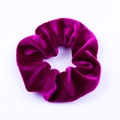 Chouchou en velours violet foncé avec texture brillante et bande élastique interne - Violet