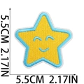 Dettaglio della toppa ricamata a stella gialla da 5,5 cm con bordo blu e ricamo smiley - Stile Stella Sorridente (C23XX-079-15)