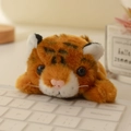 Calamita da frigo a forma di tigre in peluche con strisce su una tastiera bianca - 12cm / Tigre Gialla