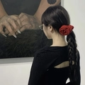 Chouchou fleuri avec grande rose en tissu rouge texturé sur cheveux tressés - 33# Grand Chouchou Fleur Rose Rouge 3D