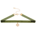 Collier ras du cou en velours vert avec pendentif flocon doré et chaîne ajustable - Style Flocon de Neige (Vert Foncé)