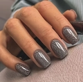 Short square press-on nails with reflective grey glitter and metallic cat-eye finish - Taupe Glitter (CW203)