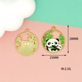 Ciondolo tondo in lega con panda e bambù in finitura dorata per gioielli fai da te - 10 Cucciolo di Panda sulla Schiena