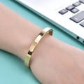 [26] Gold-colored 6mm Smooth Bangle