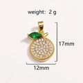 Ciondolo a forma di frutto dorato con cristalli di zircone e gemma a foglia verde - Fetta Di Frutta Con Diamanti Dorata(15)