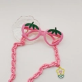 Niedliches rosa Brillengestell in Erdbeerform für Kinder mit passender Gliederkette - Rosa Rahmen + Rosa Kette
