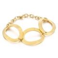 Bracciale a maglie ovali dorate in acciaio inossidabile lucido su sfondo bianco puro - Stile Minimalista a Tripla Maglia Ovale Grande (KB50193-Z)