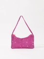 Nahaufnahme der pinkfarbenen Strass-Tasche mit Fokus auf die glitzernde Netzoberfläche - Rosarot