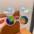 Occhiali da sole Elsa da bambina con lenti iridescenti e decorazioni a conchiglia perla - Coda di sirena bianca colorata stile ghiaccio
