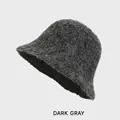 Chapeau bob en laine d'agneau gris foncé avec une texture pelucheuse chaude pour femme - M (54-58cm) / Gris foncé