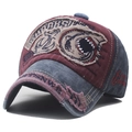 Berretto da baseball vintage con ricamo squalo e pannelli a contrasto blu-rosso lavato - Regolabile / Rosso