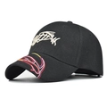 Cappellino da baseball in cotone nero con ricamo di pesce 3D e dettagli colorati - Regolabile / Lisca di Pesce Nera