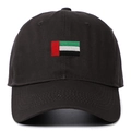 Vue détaillée d'une casquette de baseball noire avec broderie du drapeau des EAU - Réglable / Gris clair