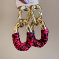 Dettagli delle maglie dorate e pelle con stampa leopardata rossa su questi orecchini - Perno per orecchini in argento - Rosso