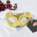 Máscara dorada de media cara para disfraces con cinta elástica sobre fondo de seda - Dorado