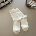 Classic white combed cotton crew socks with vertical ribbed knit texture for women - Fine Rib / Off White