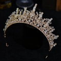 Exquisite Brautkrone aus Gold mit Kristallen und aufwendigem Strass-Zweigdesign - Gold