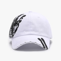 Casquette de baseball blanche en coton avec imprimé abstrait et détails de bord usé - Blanc