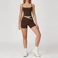 Ensemble de yoga marron deux pièces avec short taille haute croisée et liseré blanc - S / Haut et Bas (5009/8843) / Ensemble Short / Café Foncé