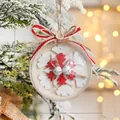Palla di Natale trasparente con fiocchi di neve in legno rossi bianchi e decorazione campanelle - 10.5CM Palla a Metà Con Fiocco di Neve Trasparente