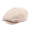 Klassische beige Schiebermütze mit Baumwoll-Leinen-Struktur und W-Metall-Emblem auf Weiß - Beige