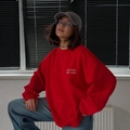 Sudadera oversize roja brillante con cuello redondo y bordado de letras cmin en el pecho - S / Rojo