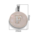 Runder Buchstaben-F-Anhänger aus Edelstahl mit Inlay aus rosa Perlmutt-Muschel - Stahlfarbe F
