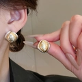 Boucles d'oreilles losanges bicolores avec zircons et texture dorée mate - 90# Tige en Argent - Clous d'Oreilles Losange Bicolores à Éclat d'Étoile Argentés