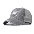 Détail de la casquette trucker vintage 1974 grise avec filet et tissu effet usé - Gris