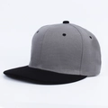 Klassische Snapback-Cap mit grauer Krone und flachem schwarzem Schirm in Uni-Farben - Grau & Schwarz