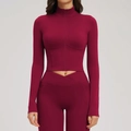 Conjunto de yoga burdeos ajustado con top de cuello alto con cremallera y leggings altos - S / Rojo Cereza
