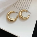 Macro shot of polished gold C-shape chunky hoop earrings on artistic book background - 925 Silver Needle / Gold 3cm Chunky Smooth Style (9#)