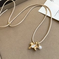 Collier pendentif pégase en or 18 carats avec corde tressée beige et perle fine - 55# Collier-Or-Pégase nacre cordon tressé