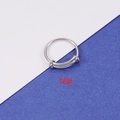 Detalle de anillo ajustable de espiral en acero inoxidable plateado de talla 16 - 19# / Color Acero