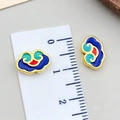 Perle nuage porte-bonheur en émail Cloisonné bleu et rouge avec règle pour dimension - Grand (22429)