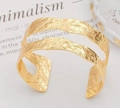 Bracciale rigido aperto dorato a doppio strato con trama martellata stile minimalista - 007 Oro-Doppio Martellato Traforato