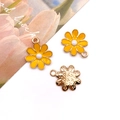 Gelbe Gänseblümchen-Anhänger aus Legierung mit goldener Oberfläche für DIY-Schmuck - Orange