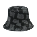 Dettaglio della morbida pelliccia sintetica a scacchi neri e grigi del cappello alla pescatora - 56cm-58cm / Nero