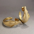 Pendientes de aro de cocodrilo dorados con textura de escamas detallada para mujer - Dorado