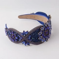 Dettaglio di cerchietto barocco largo con cristalli blu e strass su fodera in velluto - Blu scuro