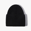 Gorro clásico de punto acanalado en color negro con borde doblado ancho para invierno - Negro