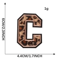 Patch ricamata lettera C leopardata con texture in velluto e misure indicate - Lettera C