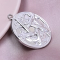Pendente rotondo lucido in acciaio inossidabile 304 con stella incisa in finitura argento - Argento