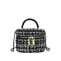 Elegante zwart-witte tweed mini emmer tas met goudkleurige ketting en leren handvat - Kleine Zwarte Ruit