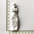 Detailed scale measurement of Venus de Milo souvenir magnet showing 8.5cm height - Venus de Milo
